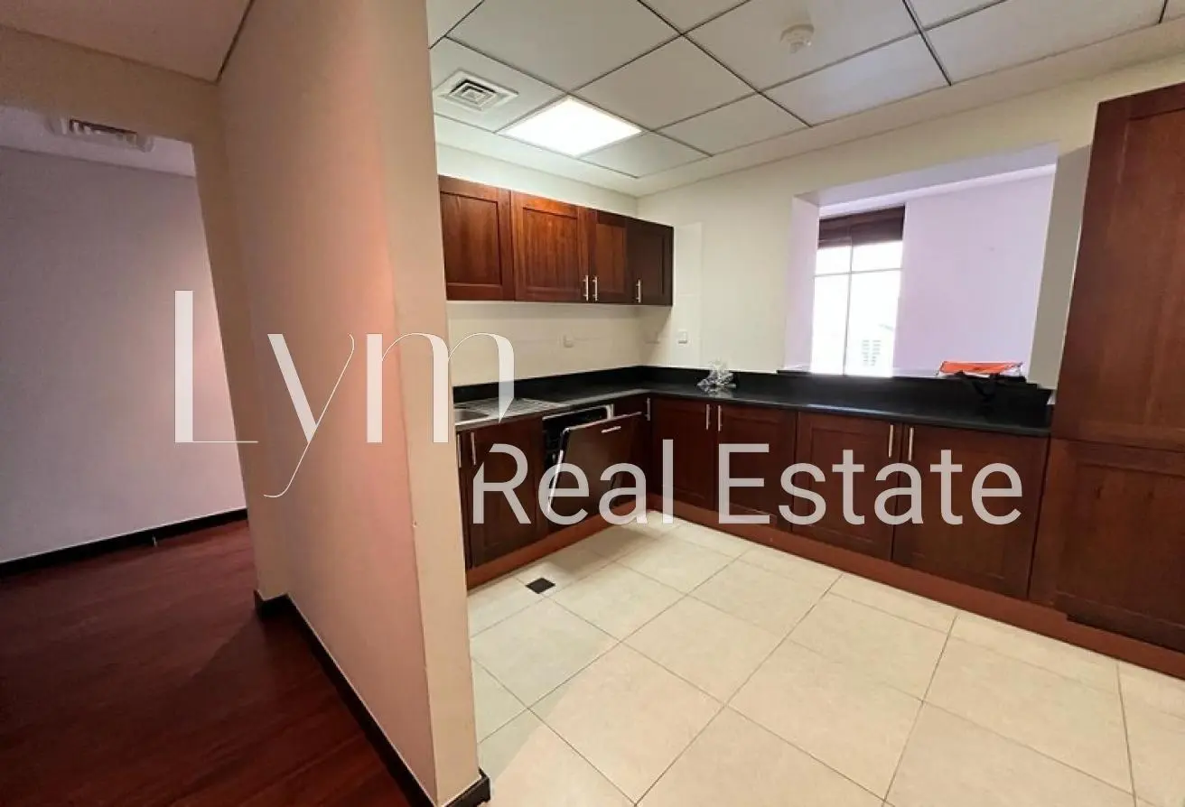 Closed kitchen in the Green Lakes S2 3 bedroom apartment, JLT